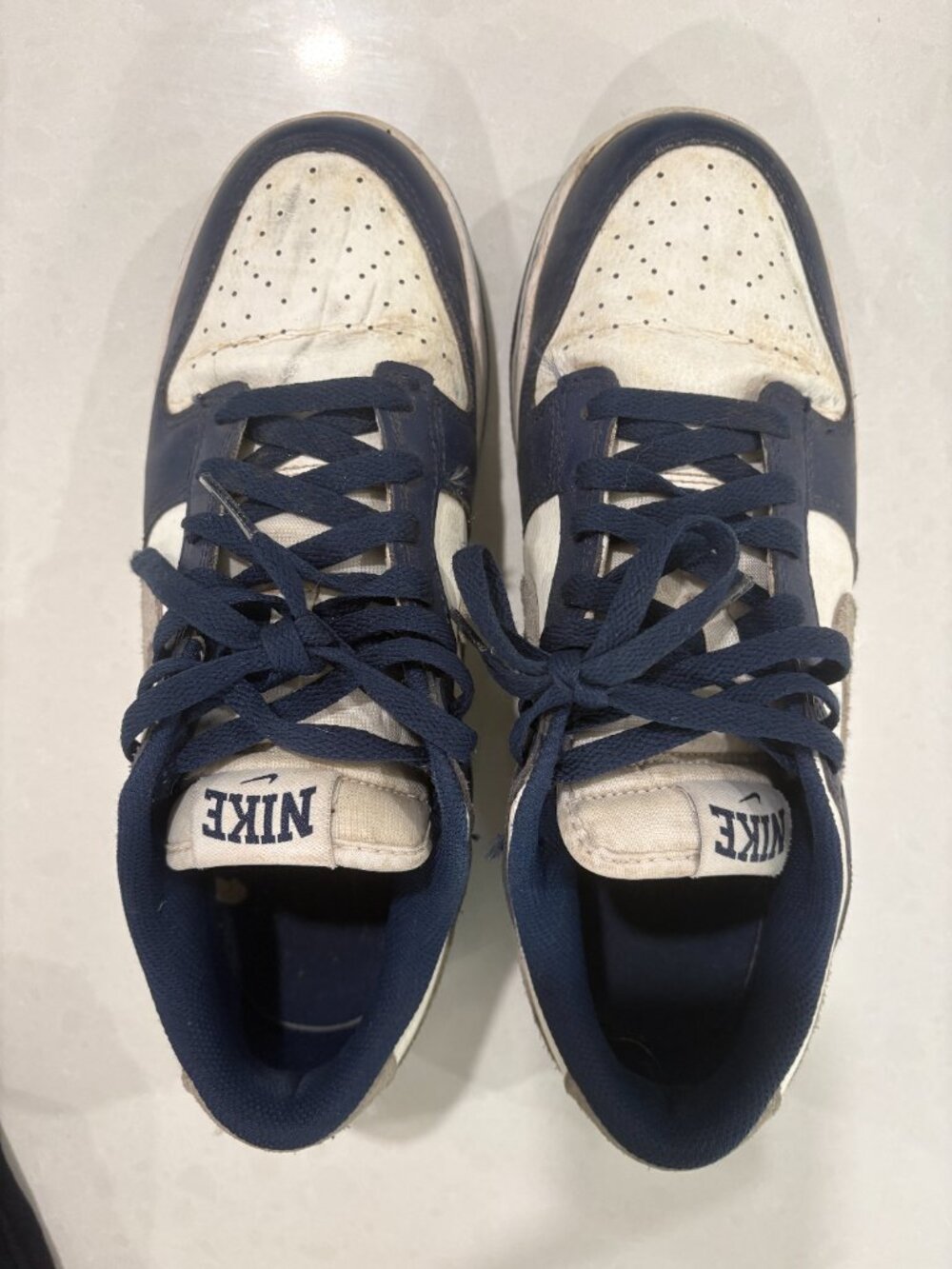 Nike Air Force – Navy & White – Men's Size 9 - Picture 7 of 8